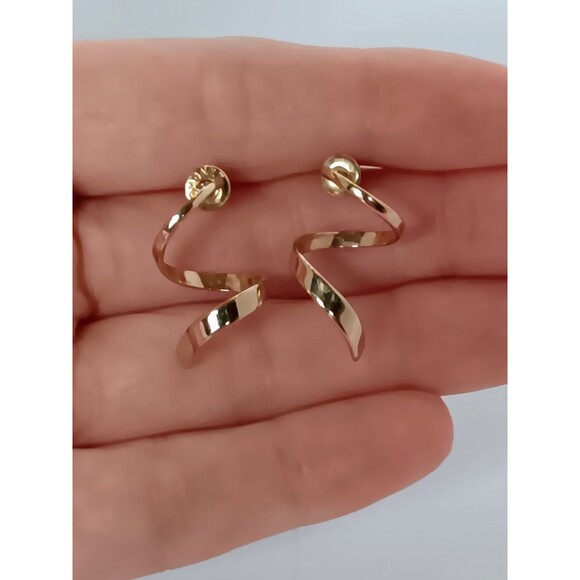 MONET Vintage 1” Gold Tone Swirl Drop Earrings - Picture 11 of 13